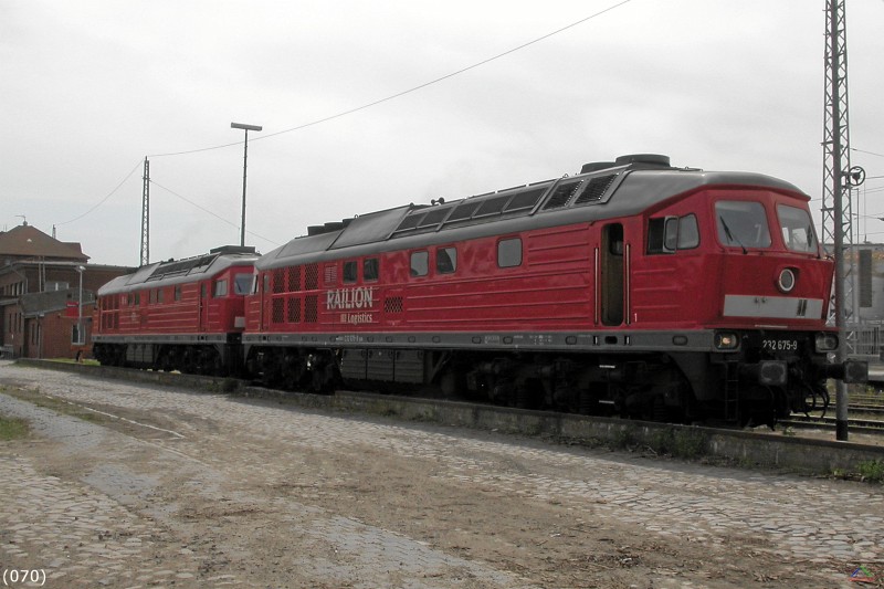 Bahn 070.jpg - Lok 232 675-9 und 232 384-8 als Doppeltraktion.